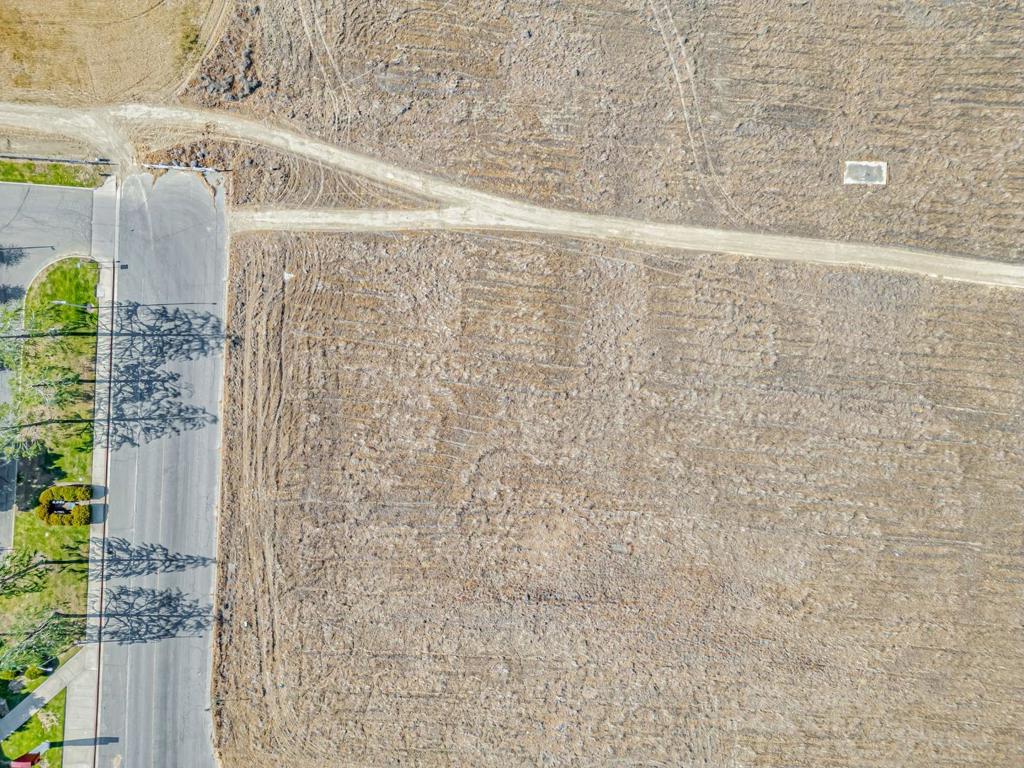 101 Amador St, Avenal, CA 93204