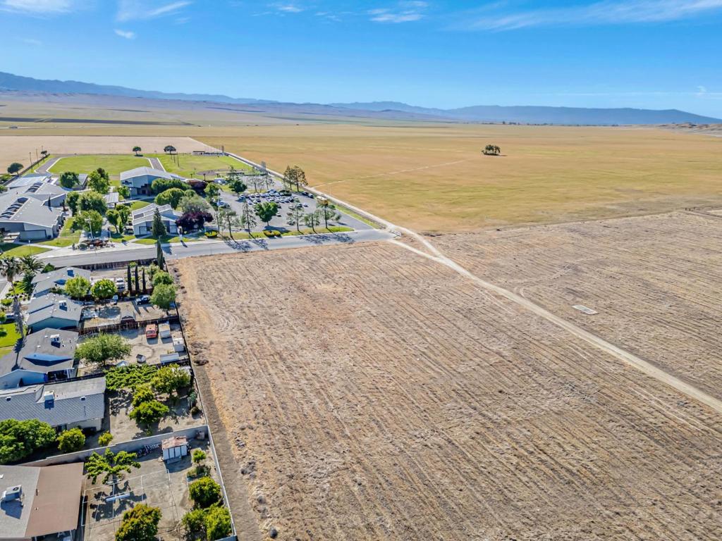 101 Amador St, Avenal, CA 93204