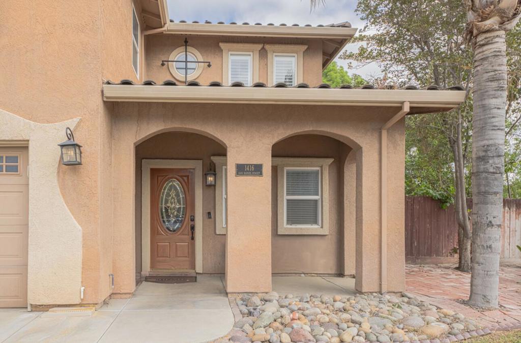 1416 San Rafael St, Los Banos, CA 93635