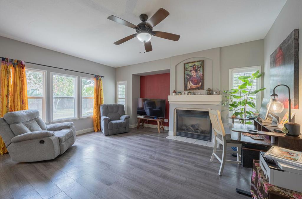 1416 San Rafael St, Los Banos, CA 93635