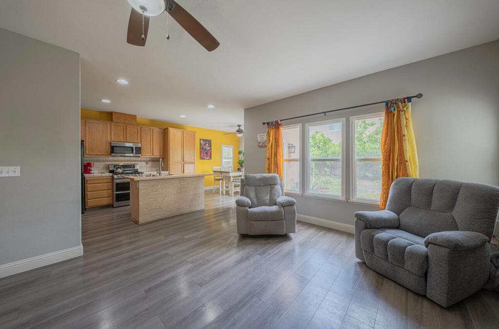 1416 San Rafael St, Los Banos, CA 93635