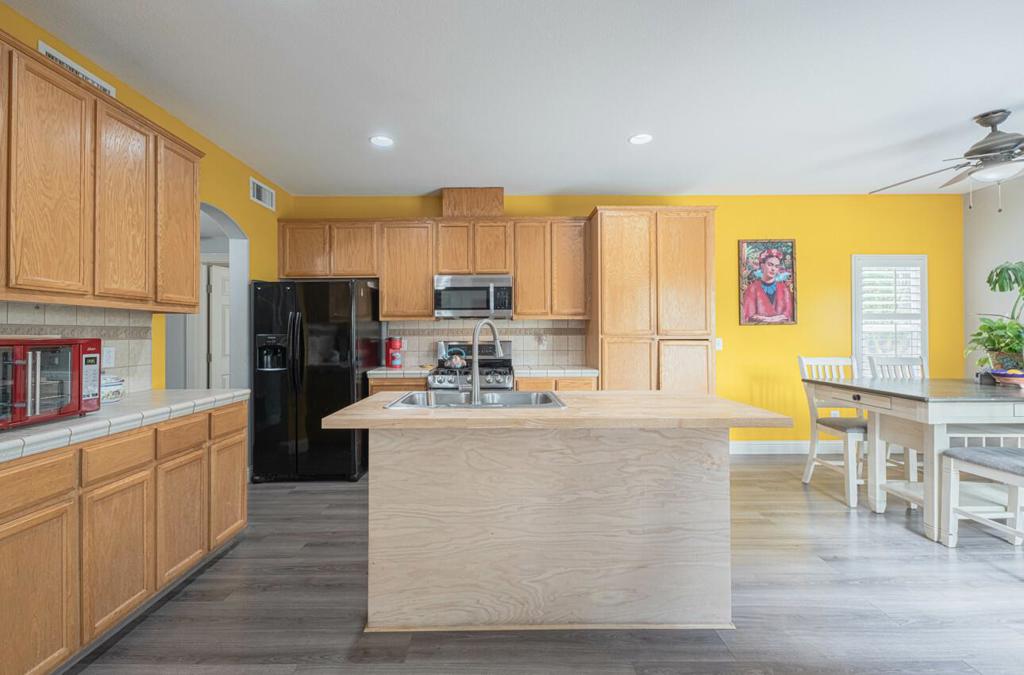 1416 San Rafael St, Los Banos, CA 93635