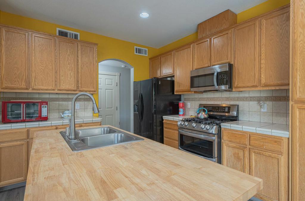 1416 San Rafael St, Los Banos, CA 93635