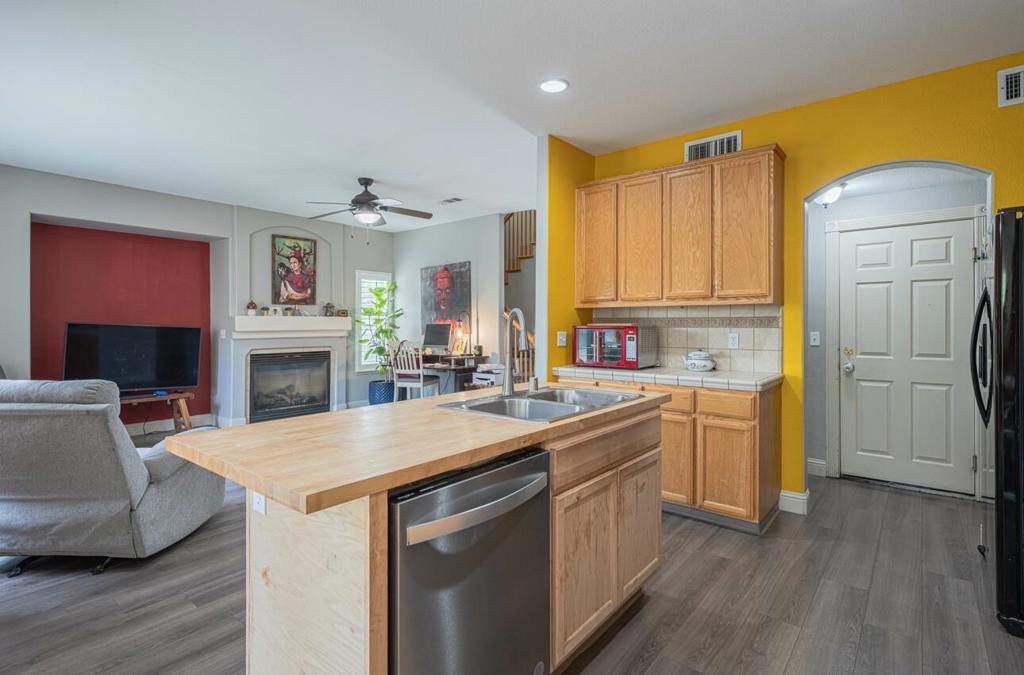 1416 San Rafael St, Los Banos, CA 93635