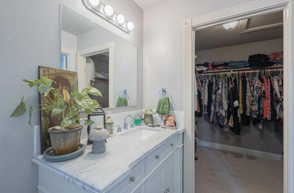 1416 San Rafael St, Los Banos, CA 93635