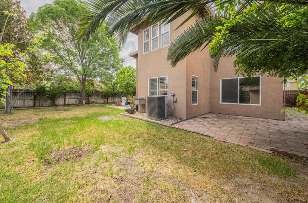 1416 San Rafael St, Los Banos, CA 93635