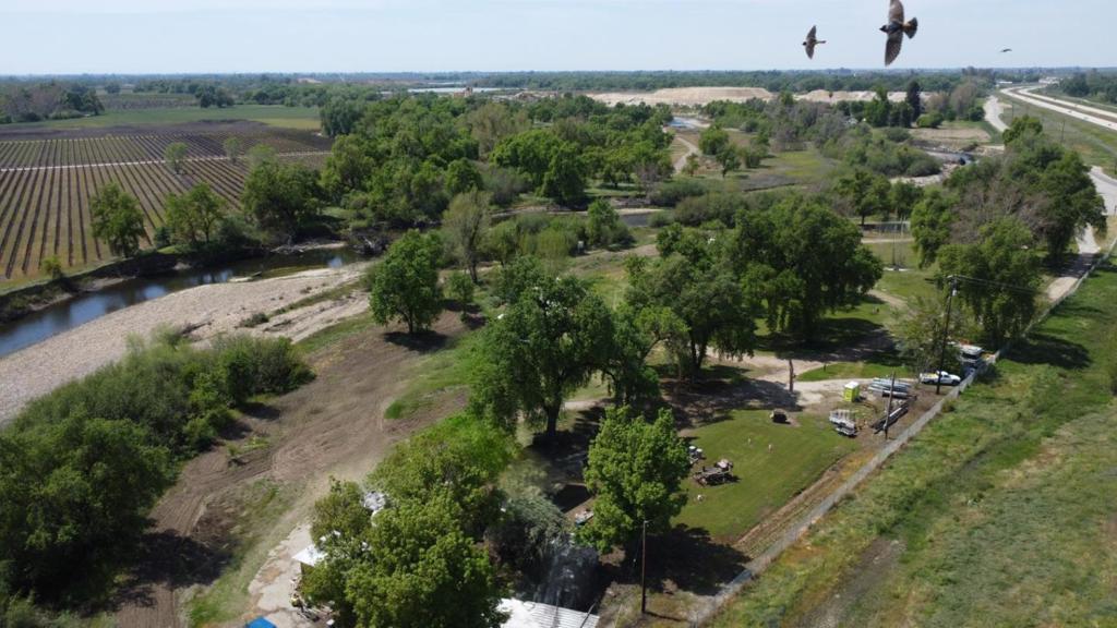 17439 E Kings Canyon Rd, Sanger, CA 93657