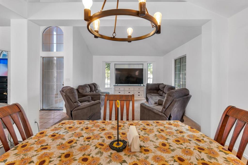 1928 Davis Dr, Los Banos, CA 93635