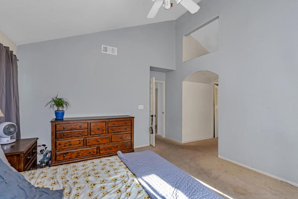 1928 Davis Dr, Los Banos, CA 93635