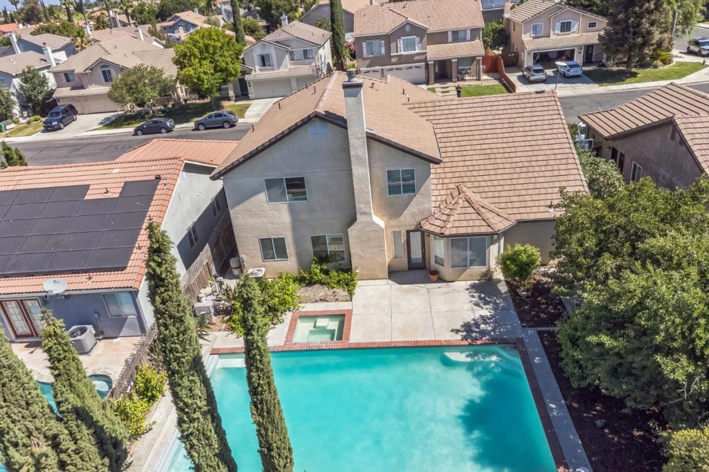 859 Sandra St, Los Banos, CA 93635