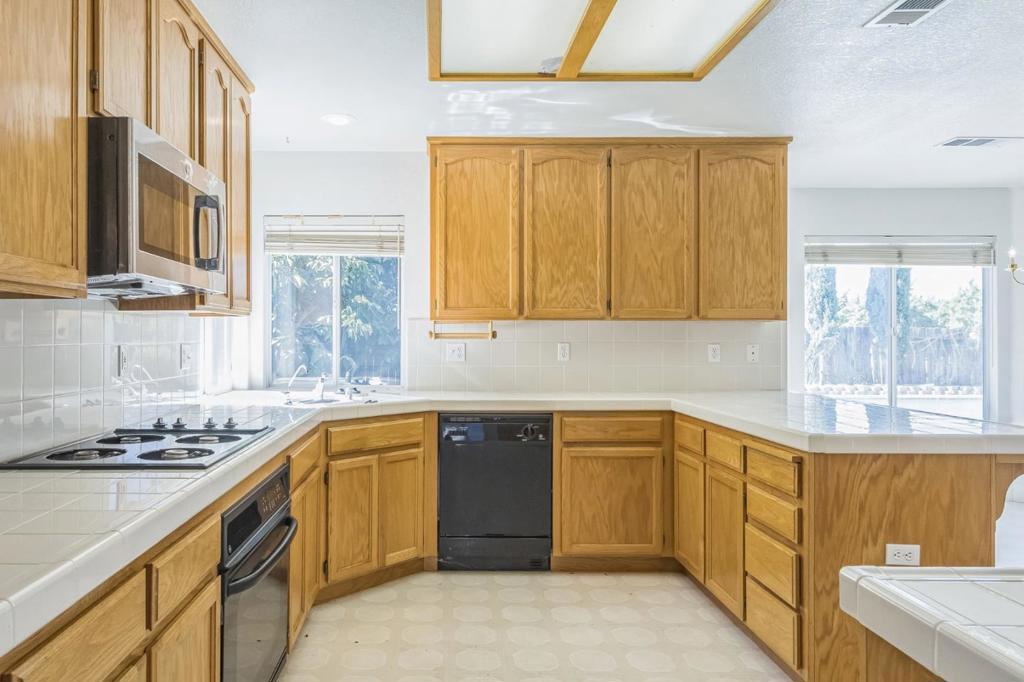 859 Sandra St, Los Banos, CA 93635