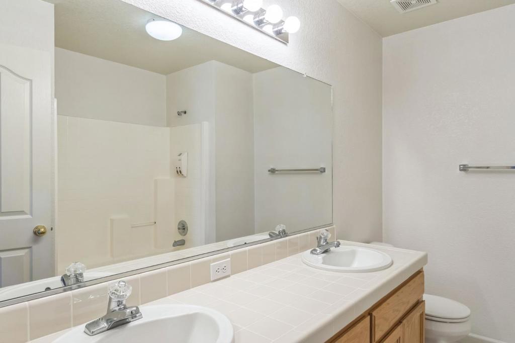 859 Sandra St, Los Banos, CA 93635