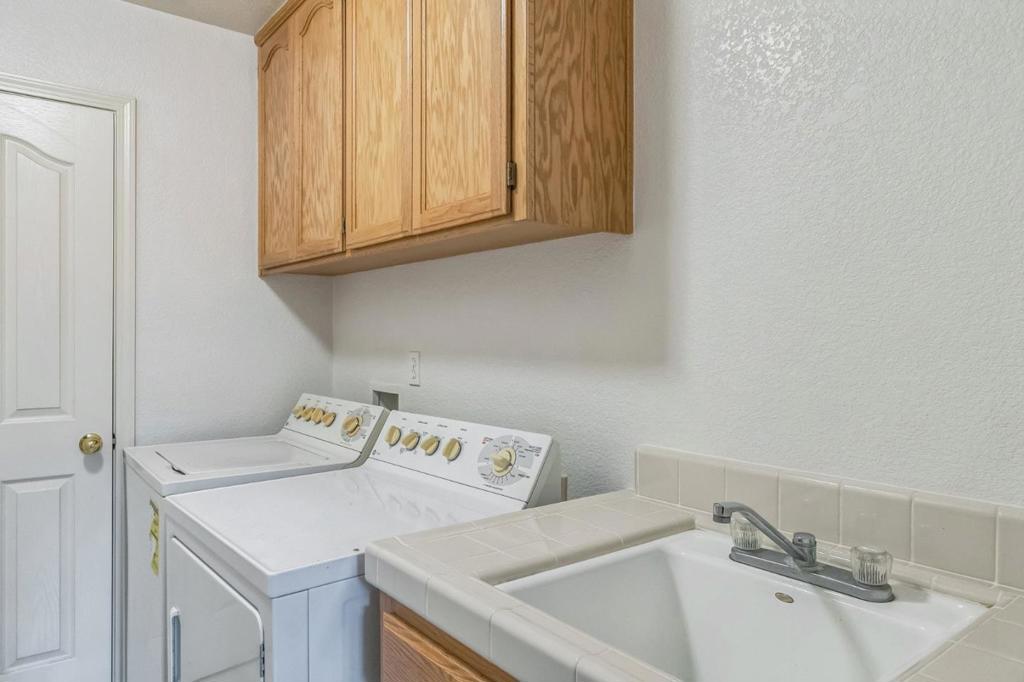 859 Sandra St, Los Banos, CA 93635