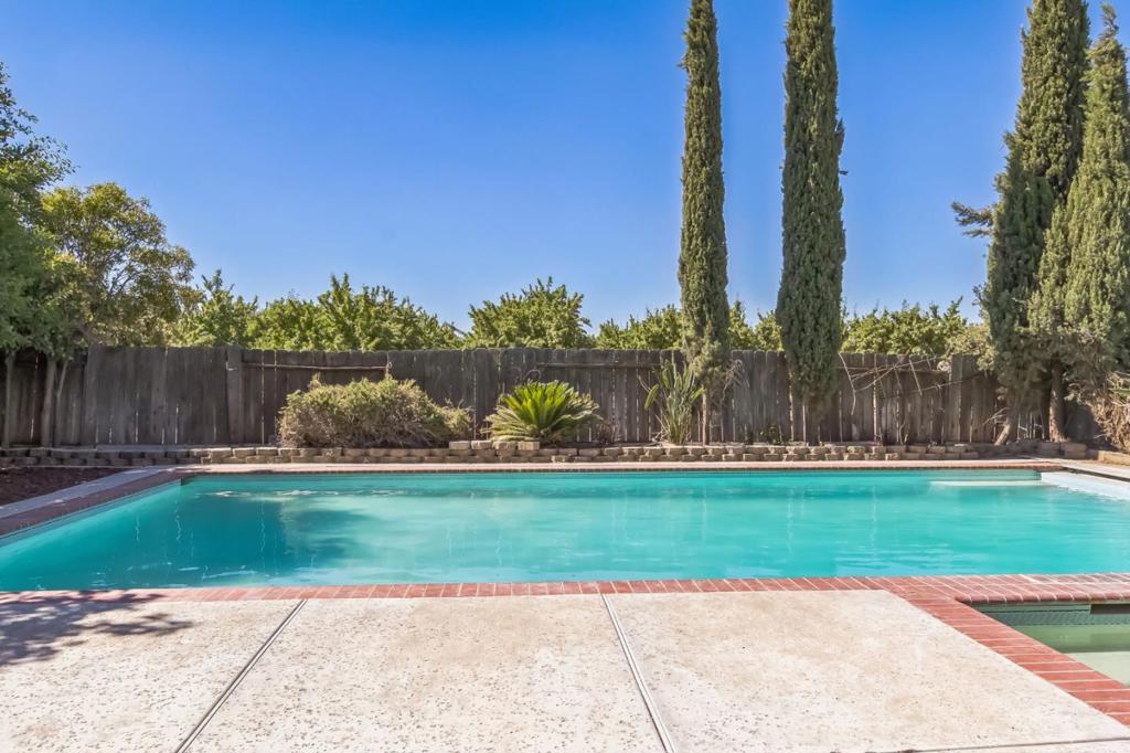 859 Sandra St, Los Banos, CA 93635