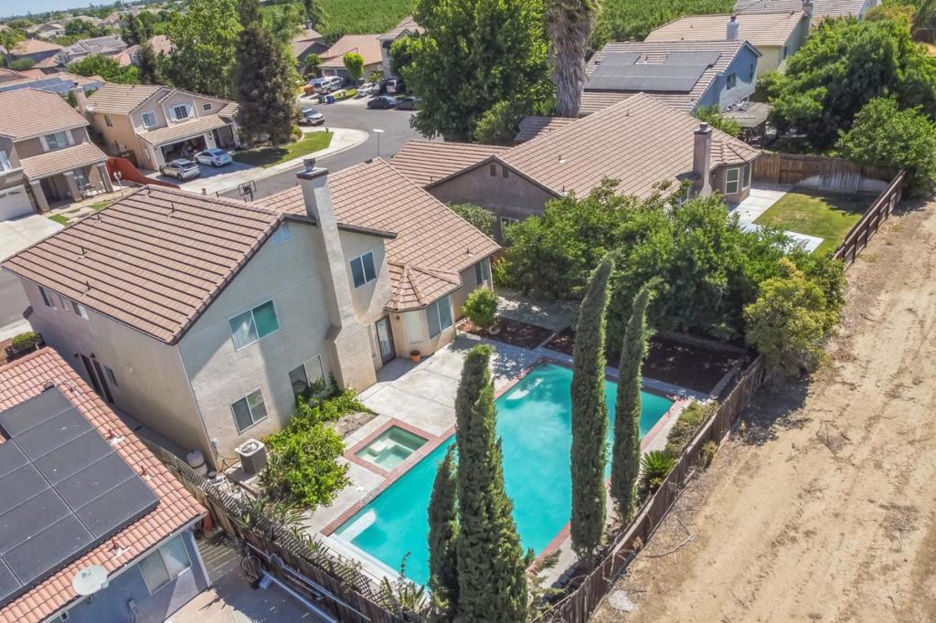 859 Sandra St, Los Banos, CA 93635