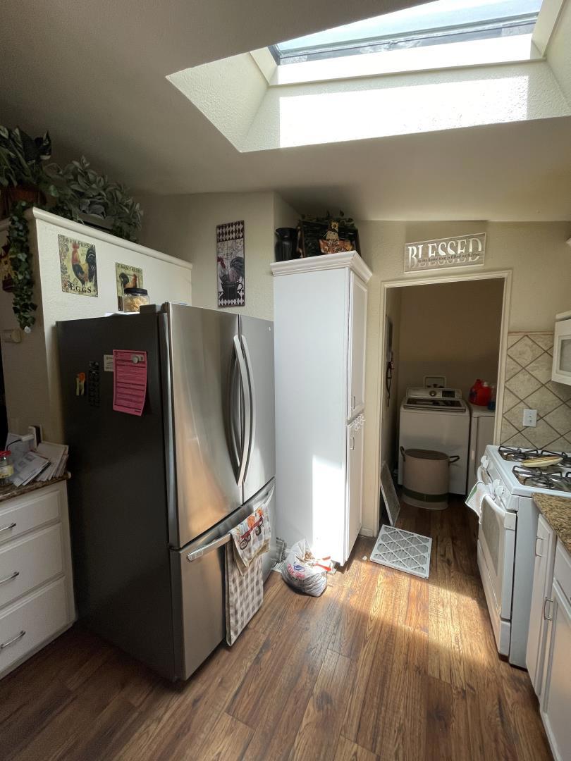 1505 La Perla Dr, Modesto, CA 95357