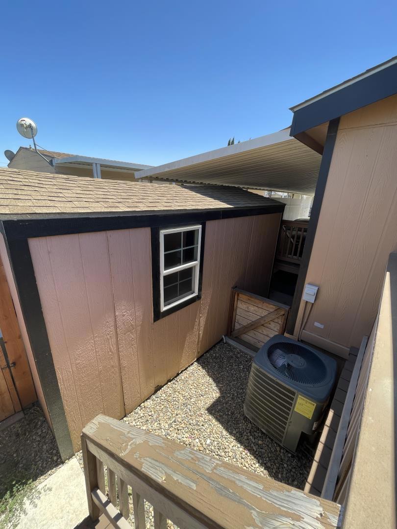 1505 La Perla Dr, Modesto, CA 95357