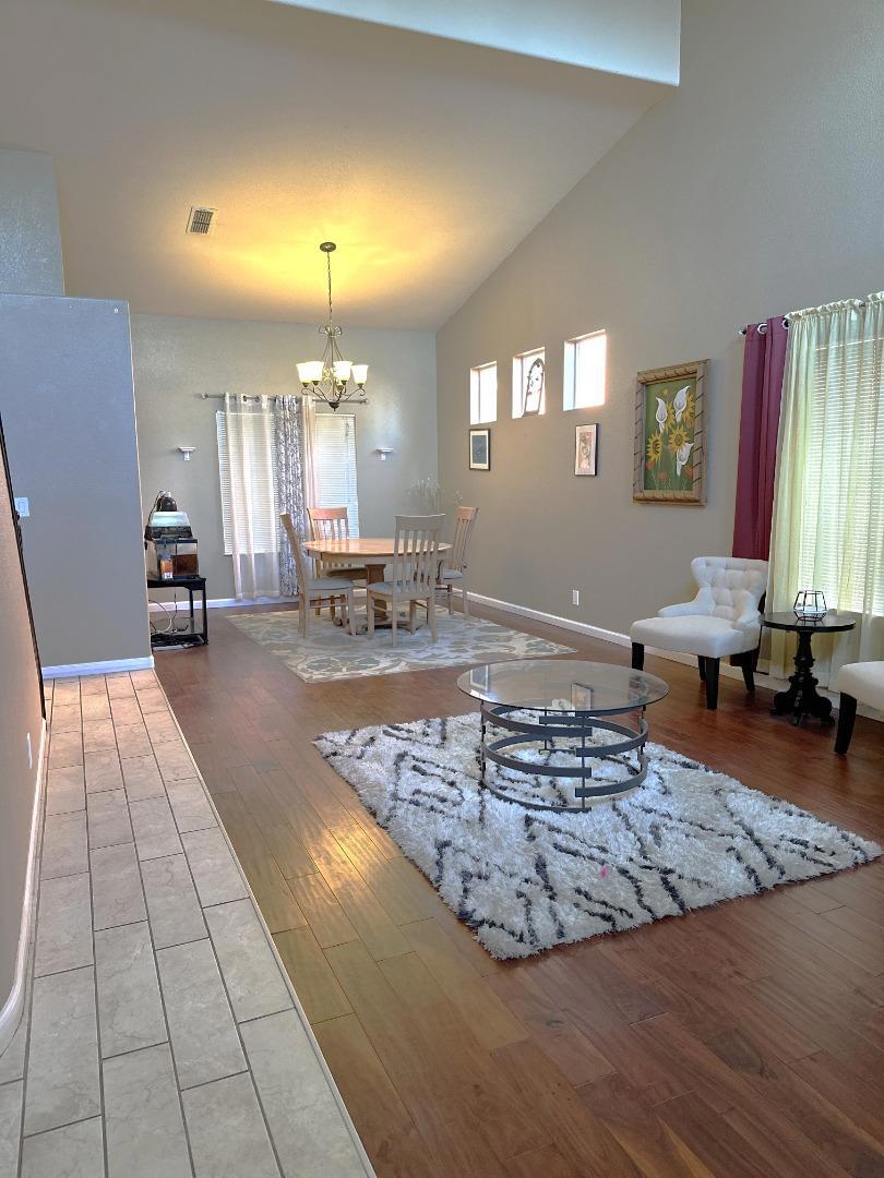 2613 Medinah Ct, Modesto, CA 95355