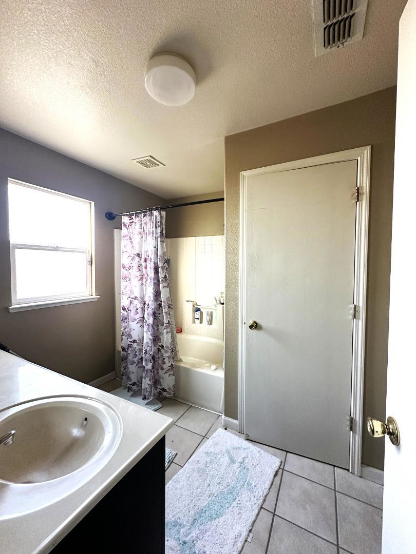 2613 Medinah Ct, Modesto, CA 95355