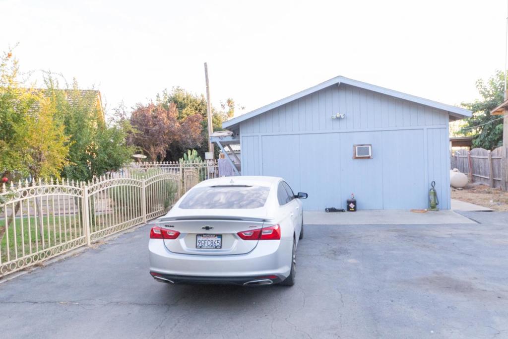 10475 Mission Ave, Le Grand, CA 95333