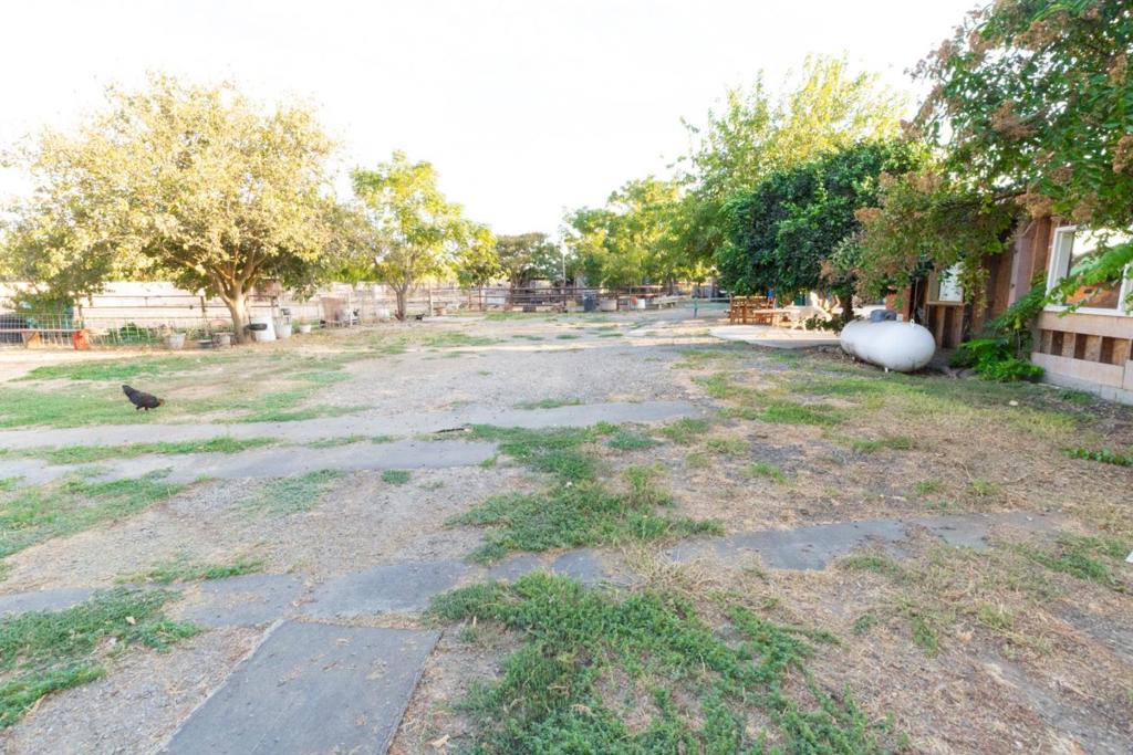 10475 Mission Ave, Le Grand, CA 95333