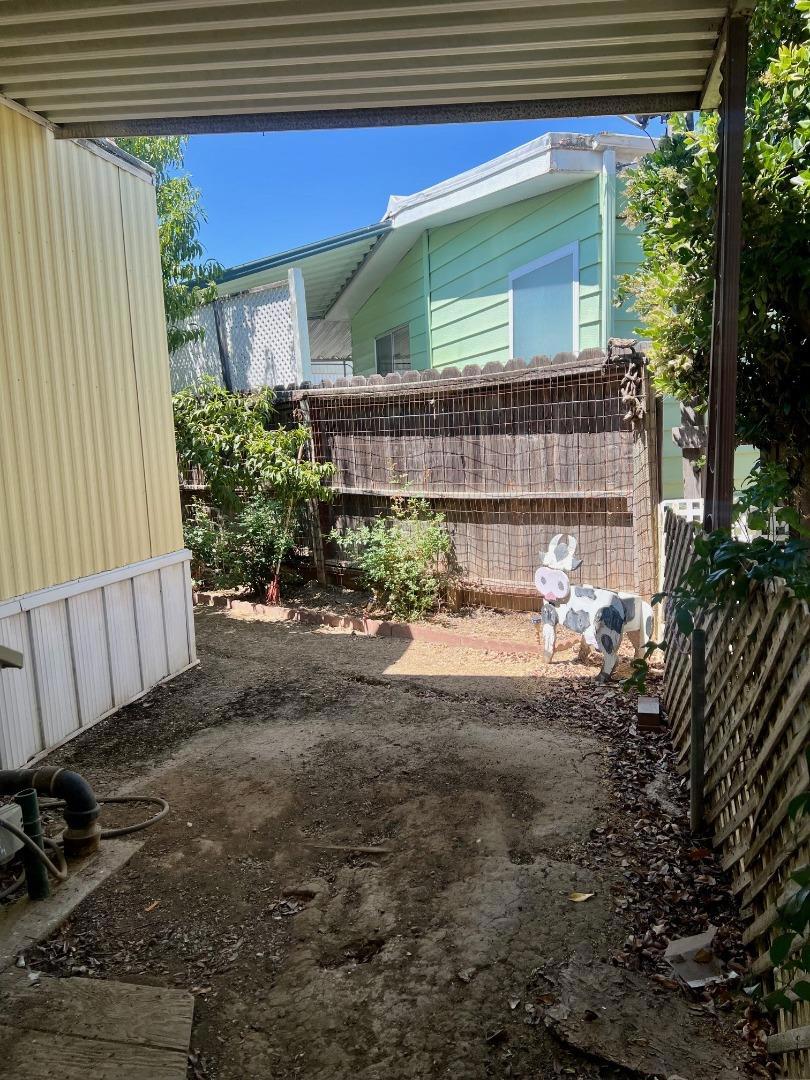 1400 Meredith, Gustine, CA 95322