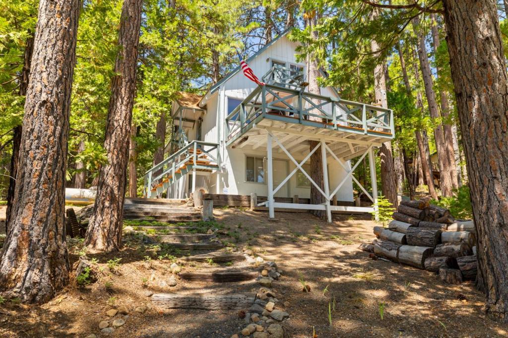 29380 Lassen Drive, Cold Springs, CA 95335