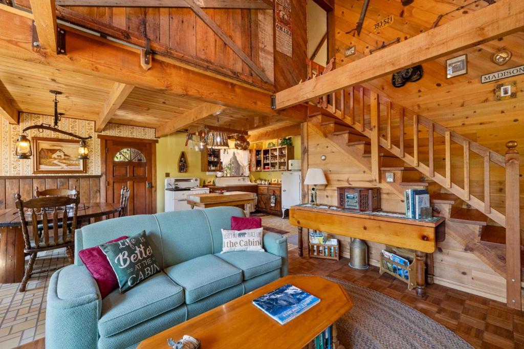 29380 Lassen Drive, Cold Springs, CA 95335