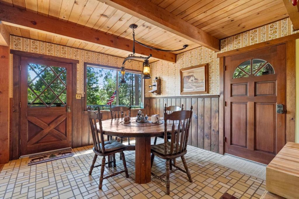 29380 Lassen Drive, Cold Springs, CA 95335