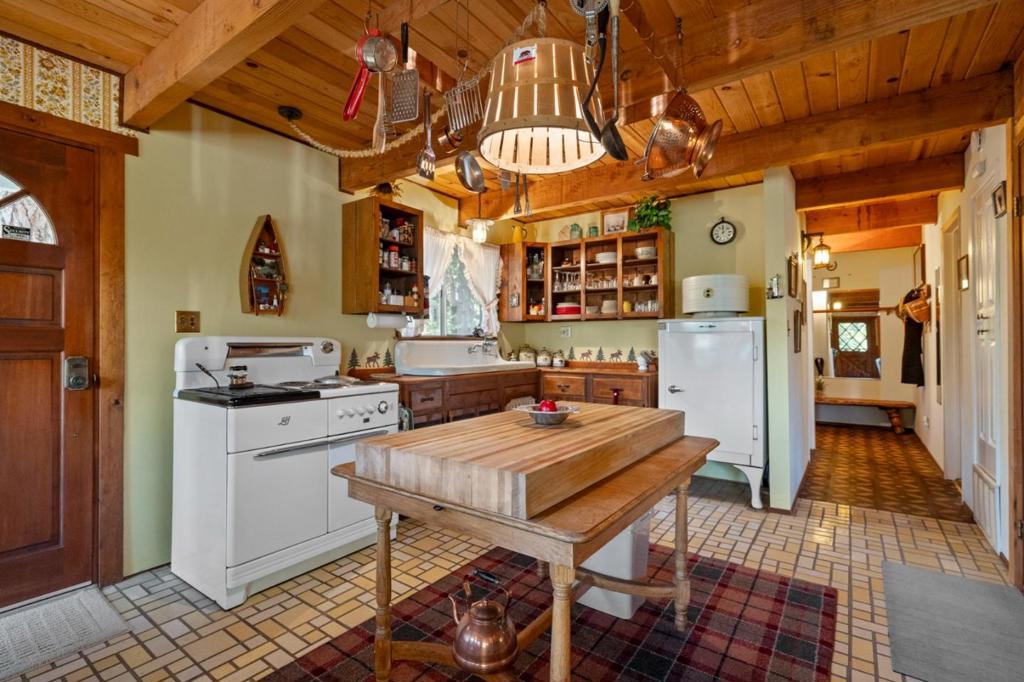 29380 Lassen Drive, Cold Springs, CA 95335