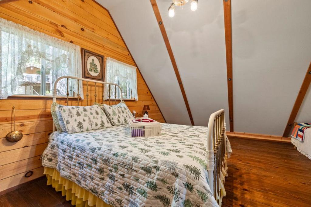 29380 Lassen Drive, Cold Springs, CA 95335