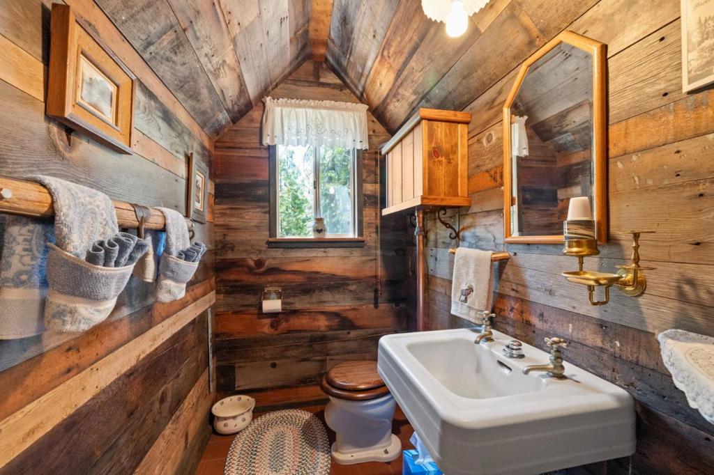 29380 Lassen Drive, Cold Springs, CA 95335