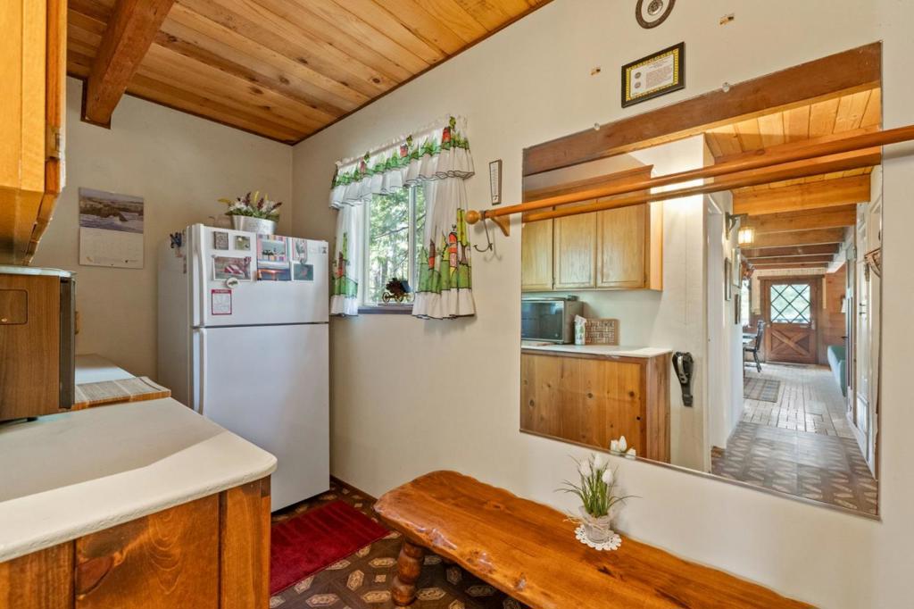 29380 Lassen Drive, Cold Springs, CA 95335