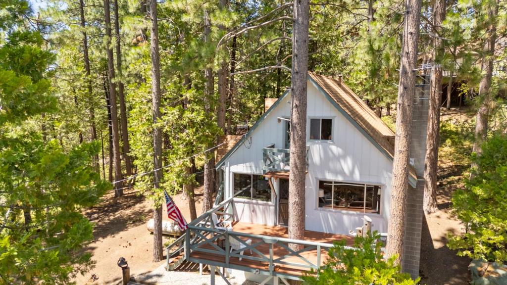 29380 Lassen Drive, Cold Springs, CA 95335