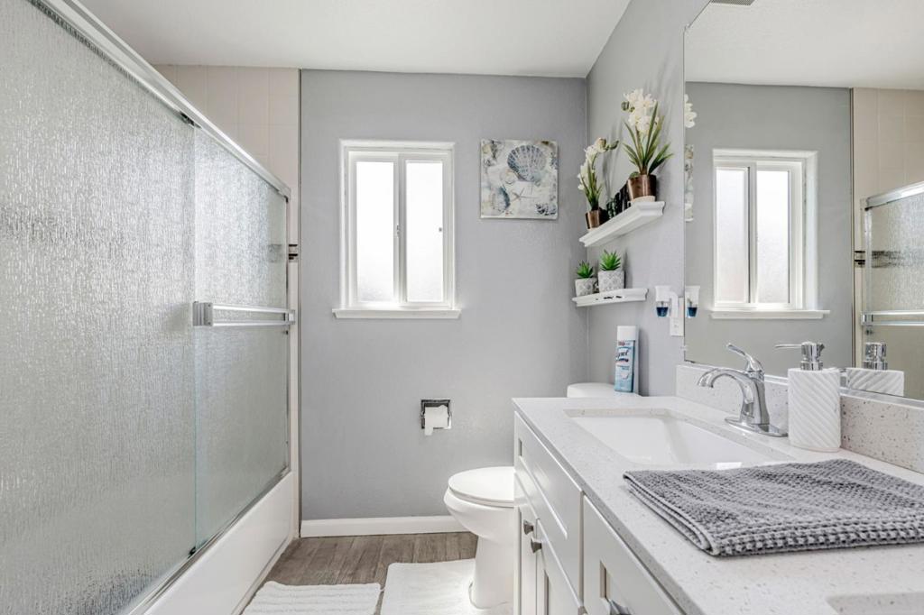 615 Heron Dr, Los Banos, CA 93635