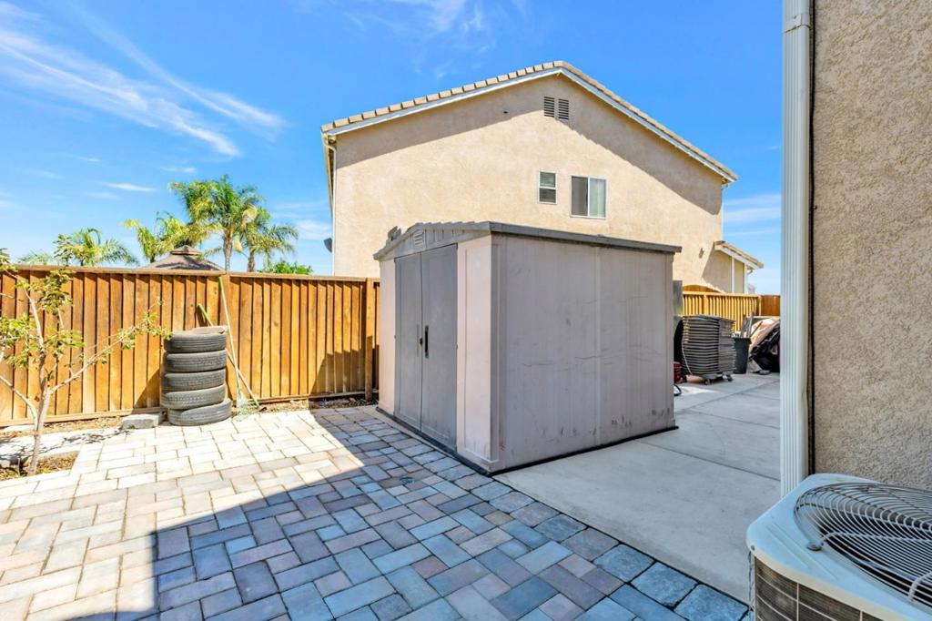 615 Heron Dr, Los Banos, CA 93635