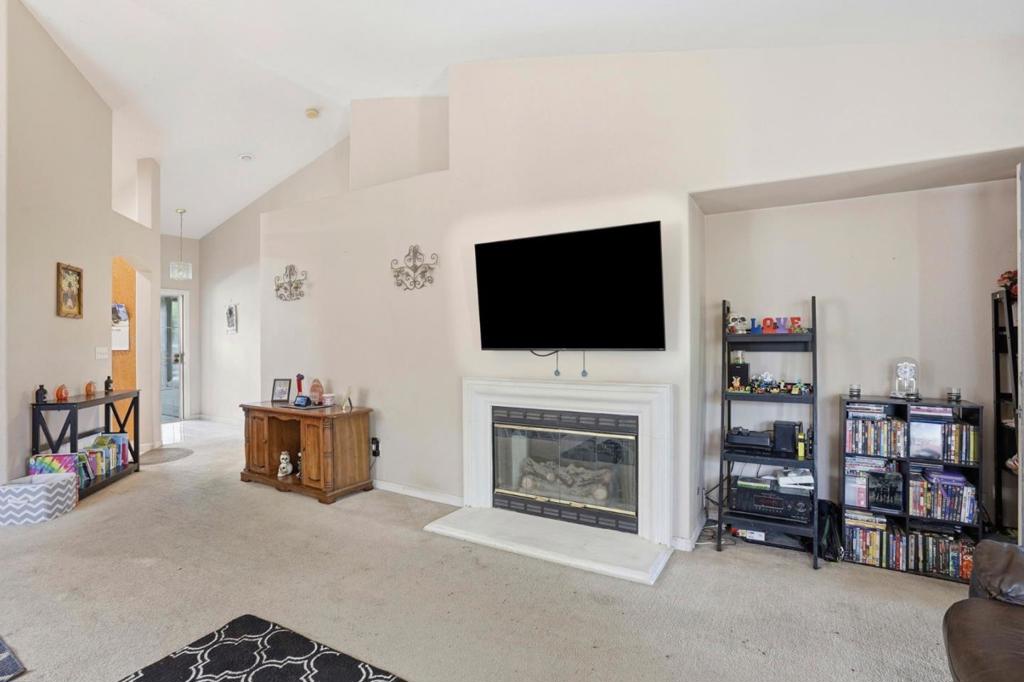 1876 Boalt Dr, Los Banos, CA 93635