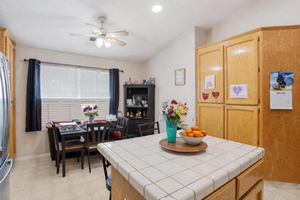 1876 Boalt Dr, Los Banos, CA 93635