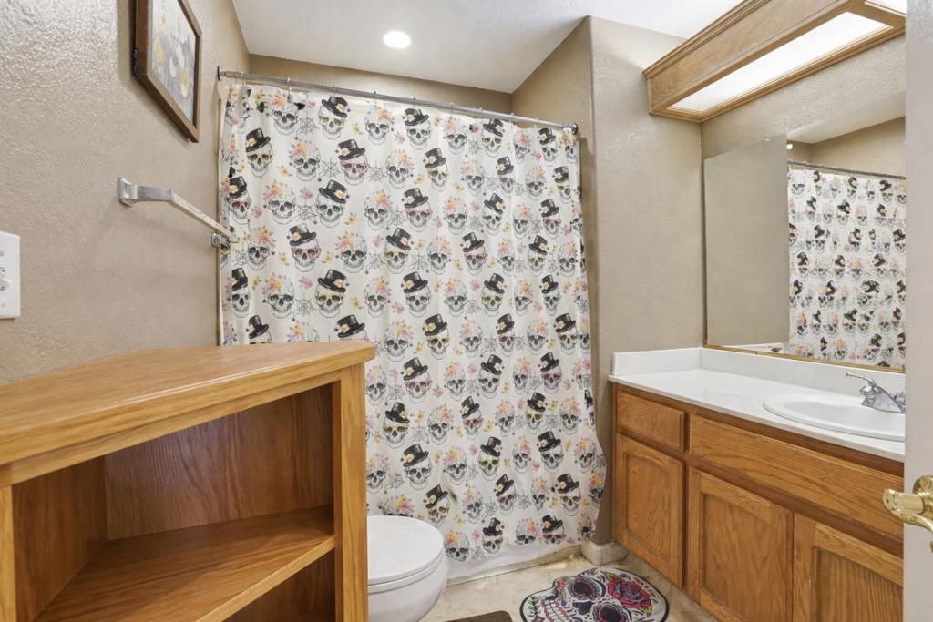 1876 Boalt Dr, Los Banos, CA 93635