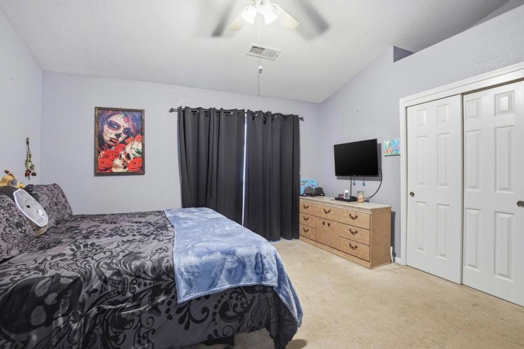 1876 Boalt Dr, Los Banos, CA 93635