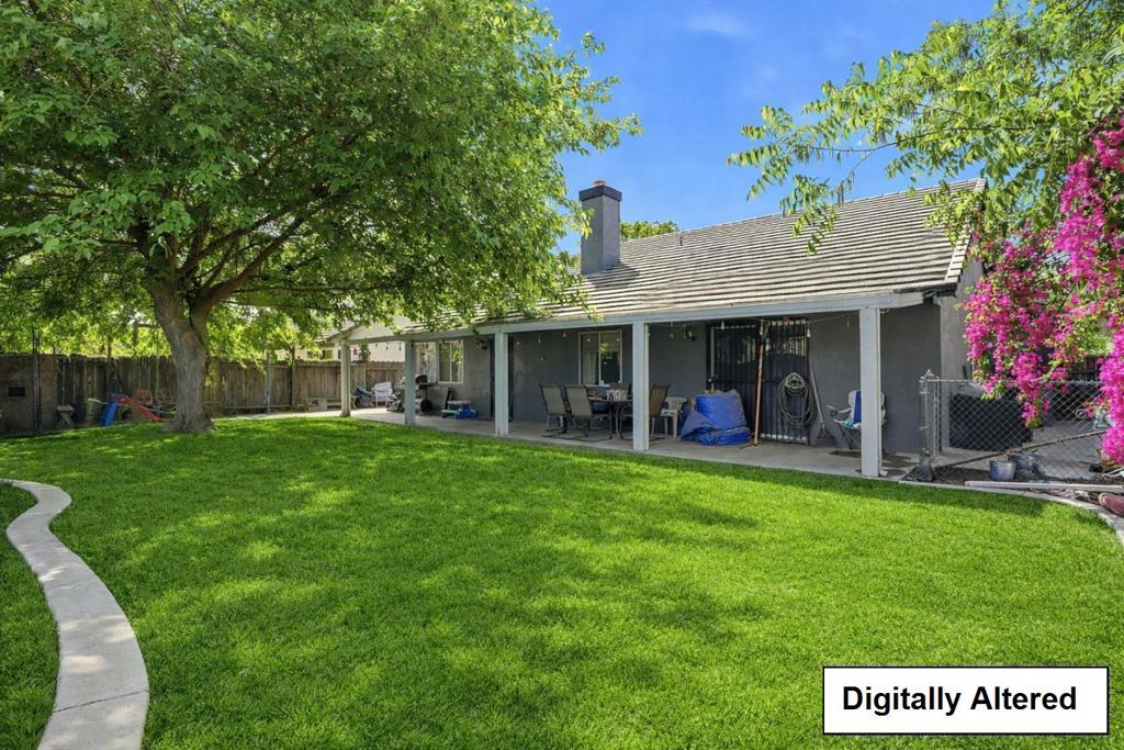 1876 Boalt Dr, Los Banos, CA 93635