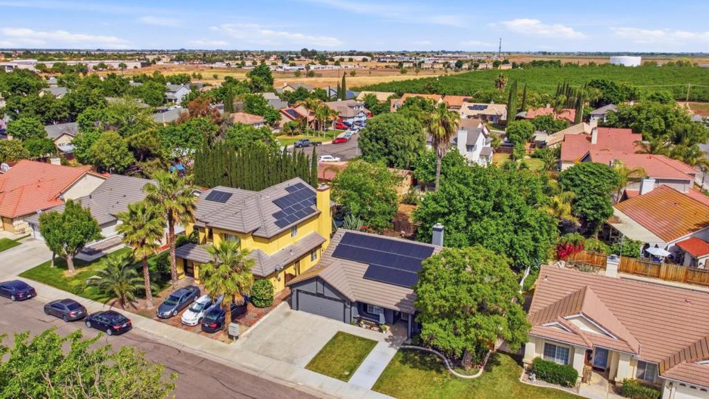 1876 Boalt Dr, Los Banos, CA 93635