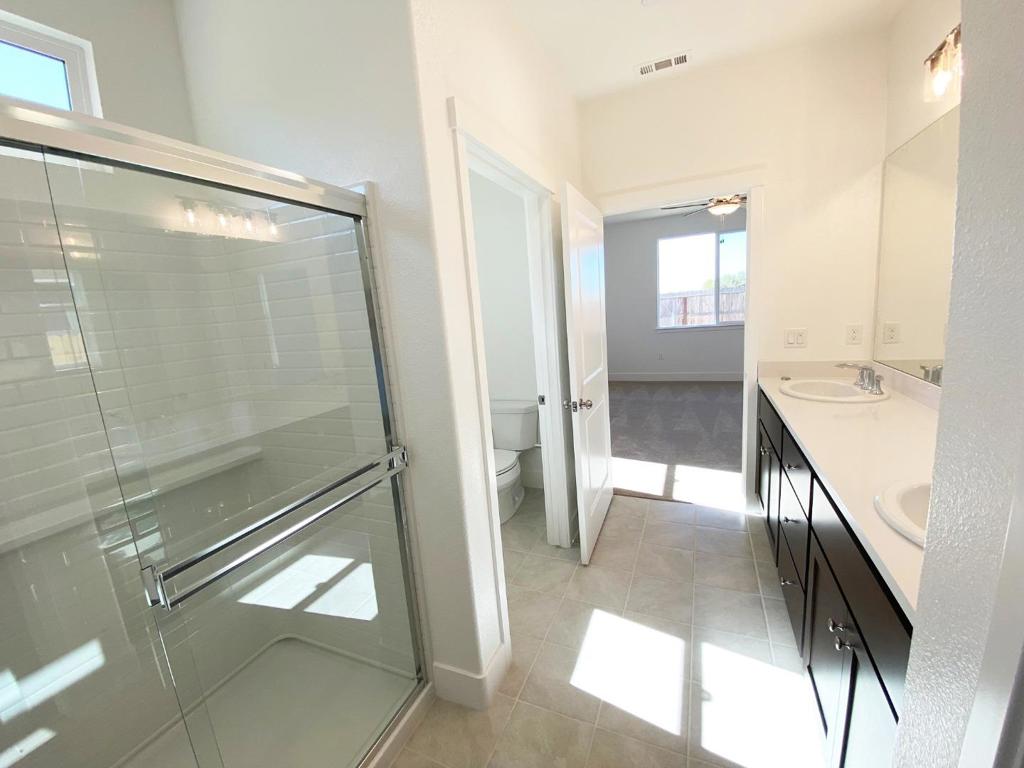 1269 Gypsum Dr #2-18, Los Banos, CA 93635