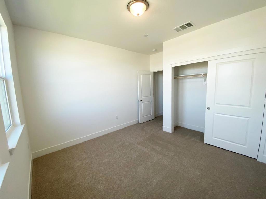 1269 Gypsum Dr #2-18, Los Banos, CA 93635