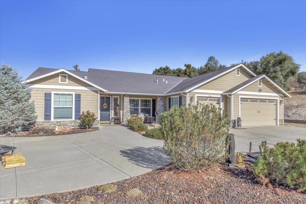 46347 Opah Dr, Ahwahnee, CA 93601