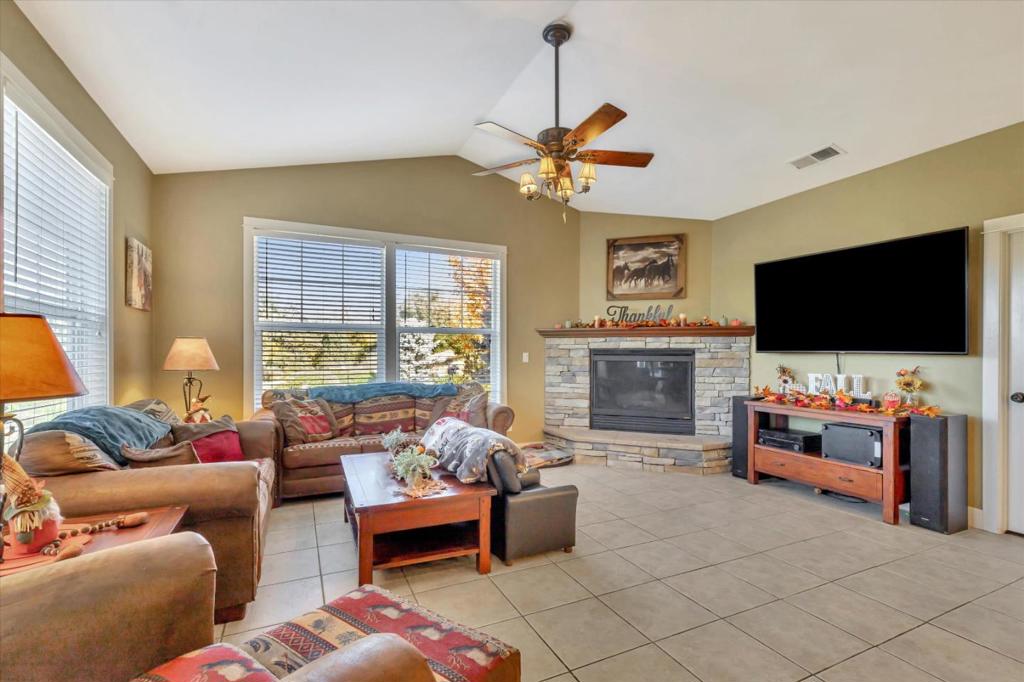 46347 Opah Dr, Ahwahnee, CA 93601