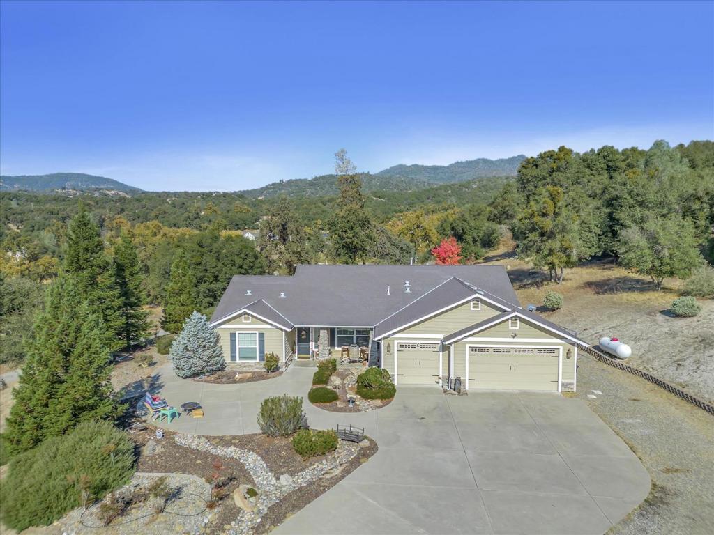 46347 Opah Dr, Ahwahnee, CA 93601