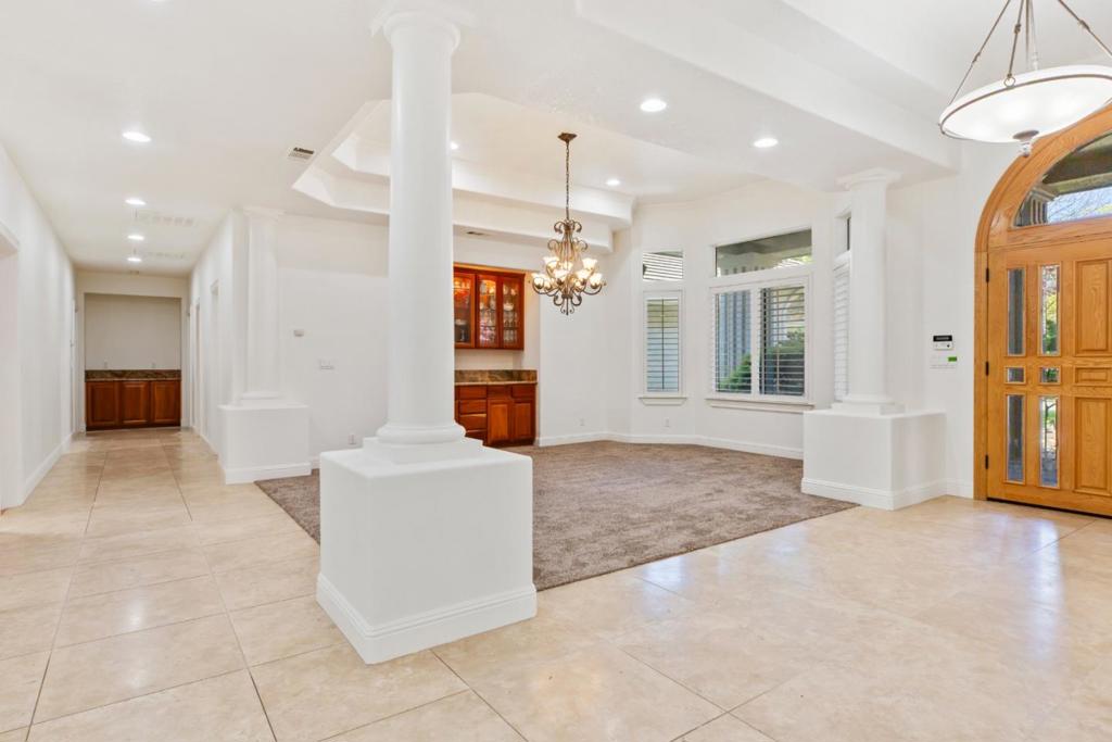 5000 Peach Blossom Ln, Oakdale, CA 95361