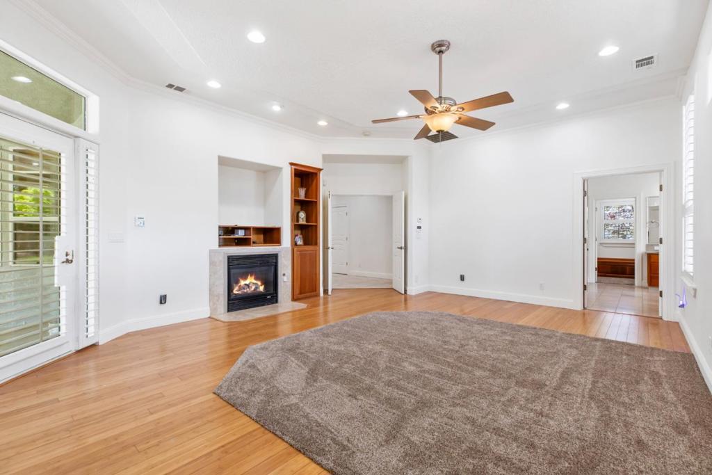 5000 Peach Blossom Ln, Oakdale, CA 95361