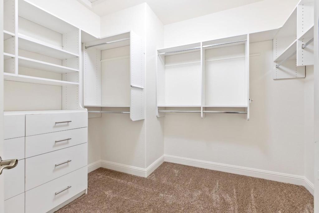 5000 Peach Blossom Ln, Oakdale, CA 95361